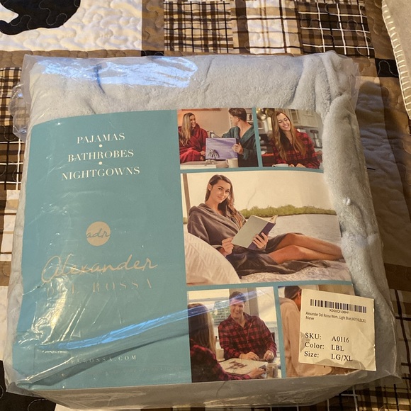 NWT Hooded Robe - Picture 11 of 11